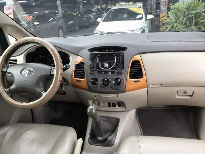 Toyota Innova  G SR   2010 - Bán ô tô Toyota Innova G SR năm 2010, màu vàng số sàn, giá 0tr