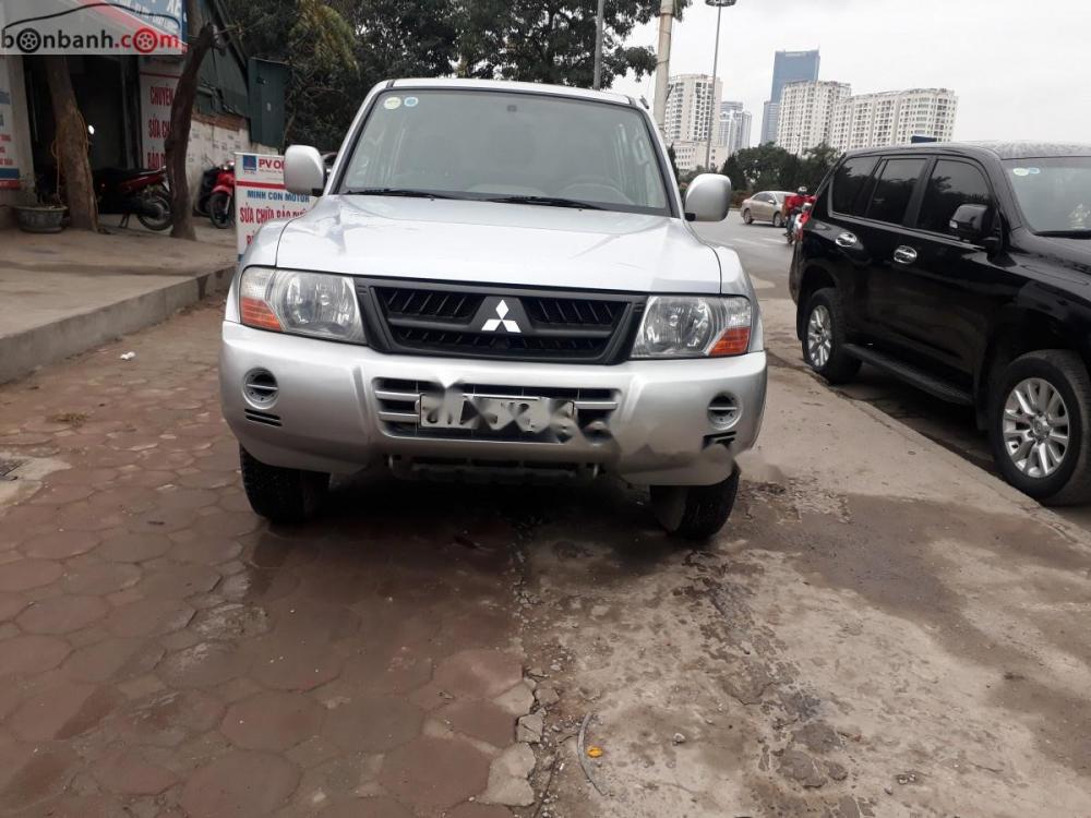 Mitsubishi Pajero 2005 - Mình bán Pajero số sàn 2 cầu, sx 2005, nhập khẩu, không niên hạn sử dụng