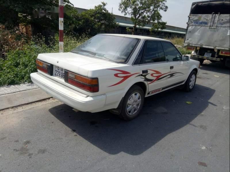 Nissan Bluebird 1990 - Bán xe cũ Nissan Bluebird năm sản xuất 1990, màu trắng, xe nhập