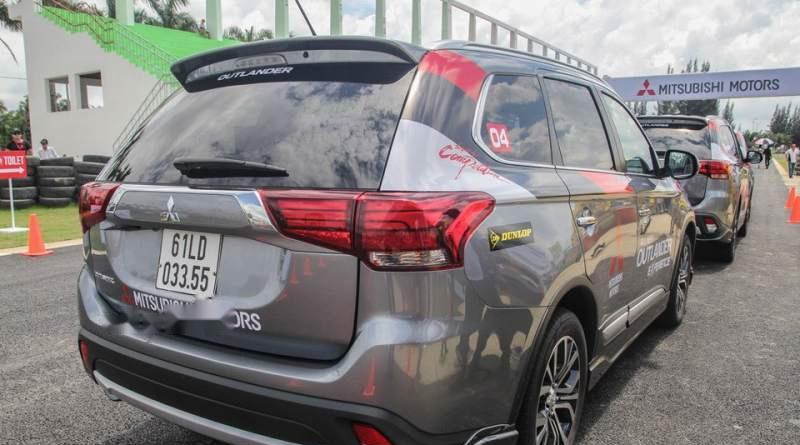 Mitsubishi Outlander  AT 2018 - Bán Mitsubishi Outlander 2018, xe mới 100%