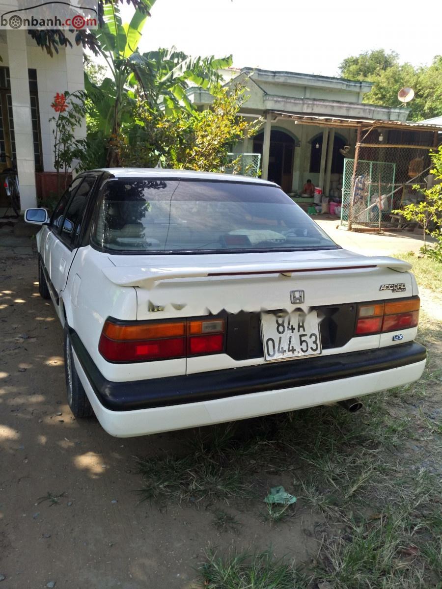 Honda Accord 2.0 MT trước 1990 - Cần bán Honda Accord 2.0 MT trước năm 1990, màu trắng, xe nhập chính chủ