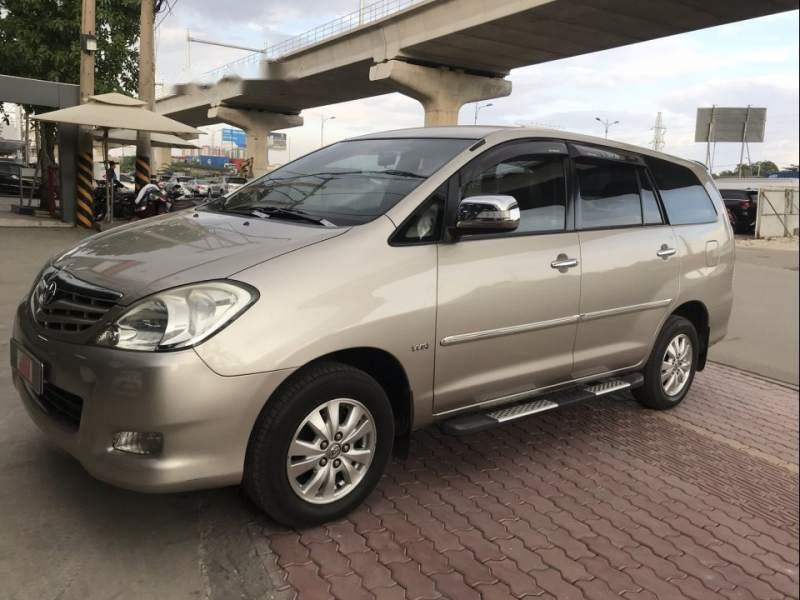 Toyota Innova  G SR   2010 - Bán ô tô Toyota Innova G SR năm 2010, màu vàng số sàn, giá 0tr