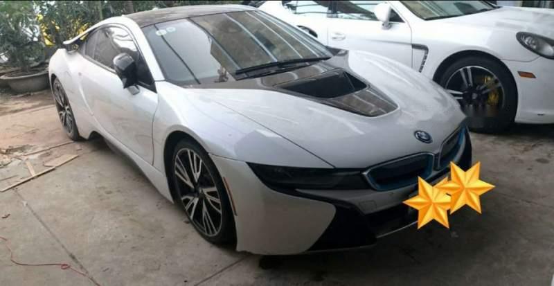 BMW i8    2014 - Chính chủ bán lại xe BMW i8 2014, màu trắng, nhập khẩu nguyên chiếc