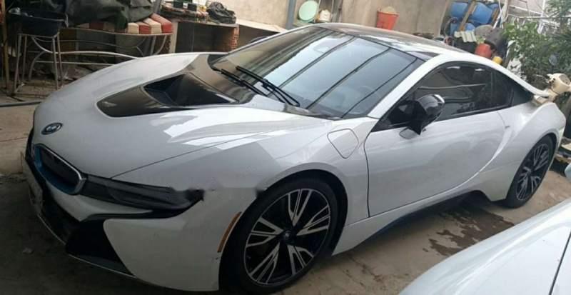 BMW i8    2014 - Chính chủ bán lại xe BMW i8 2014, màu trắng, nhập khẩu nguyên chiếc