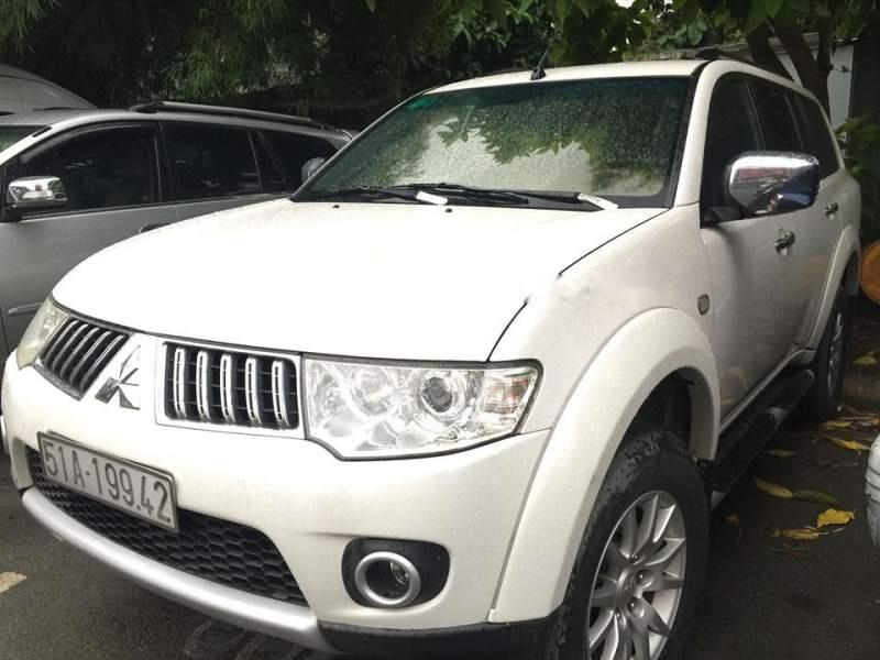 Mitsubishi Pajero Sport  D   2011 - Bán Mitsubishi Pajero Sport D, model 2012, sx 2011, màu trắng, máy dầu, số tự động, 1 cầu, nội thất cao cấp ghế da 2 màu