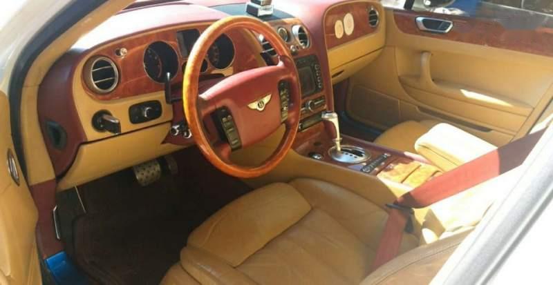 Bentley Continental    2006 - Chính chủ bán Bentley Continental 2006, màu trắng, nhập khẩu