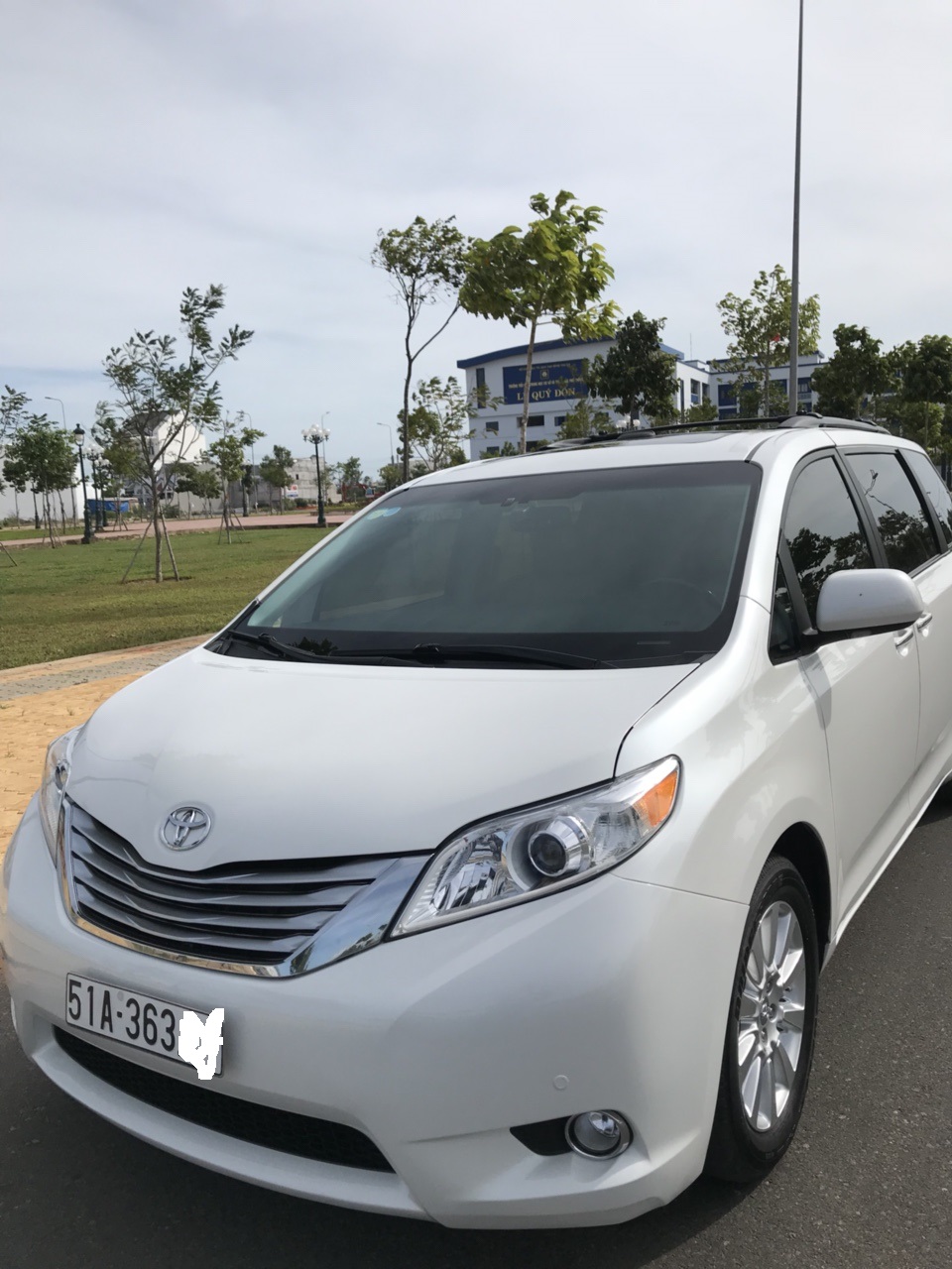 Toyota Sienna 2014 - Cần bán xe Toyota Sienna năm sản xuất 2014, màu trắng, nhập khẩu nguyên chiếc