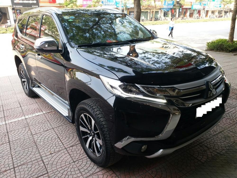 Mitsubishi Pajero Sport 3.0   2017 - Mitsubishi Pajero Sport 3.0G màu đen 2 cầu, máy xăng sản xuất 2017, đăng ký 2018, xe nhập khẩu