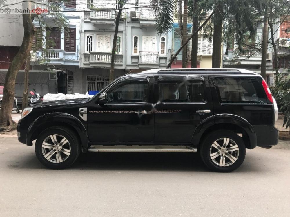 Ford Everest 2.5L 4x2 MT 2011 - Gia đình tôi bán xe Ford Everest sản xuất 2011, số sàn, máy dầu, màu sơn đen