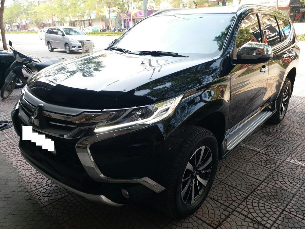 Mitsubishi Pajero Sport 3.0   2017 - Mitsubishi Pajero Sport 3.0G màu đen 2 cầu, máy xăng sản xuất 2017, đăng ký 2018, xe nhập khẩu