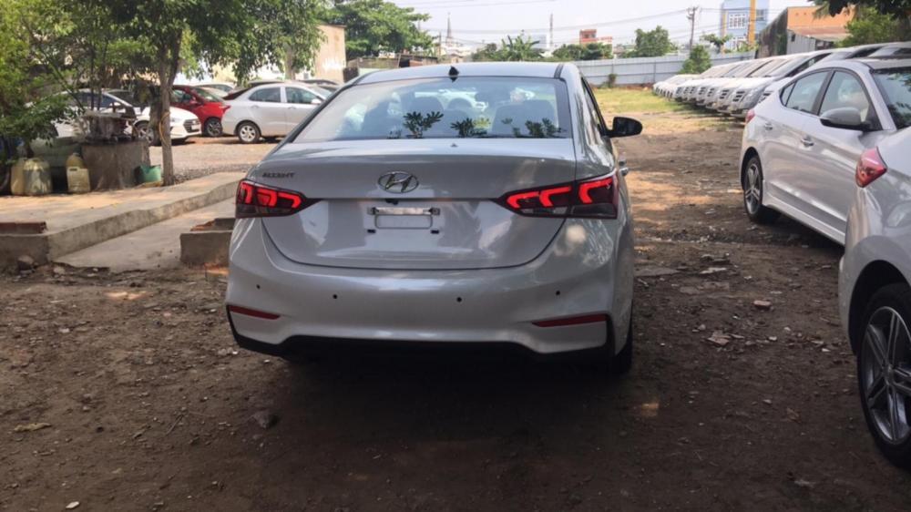 Hyundai Accent 1.4 MT Base 2018 - Hyundai Accent trắng lấy xe chỉ với 150triệu, lãi suất ưu đãi, xe giao ngay. LH: 0903175312