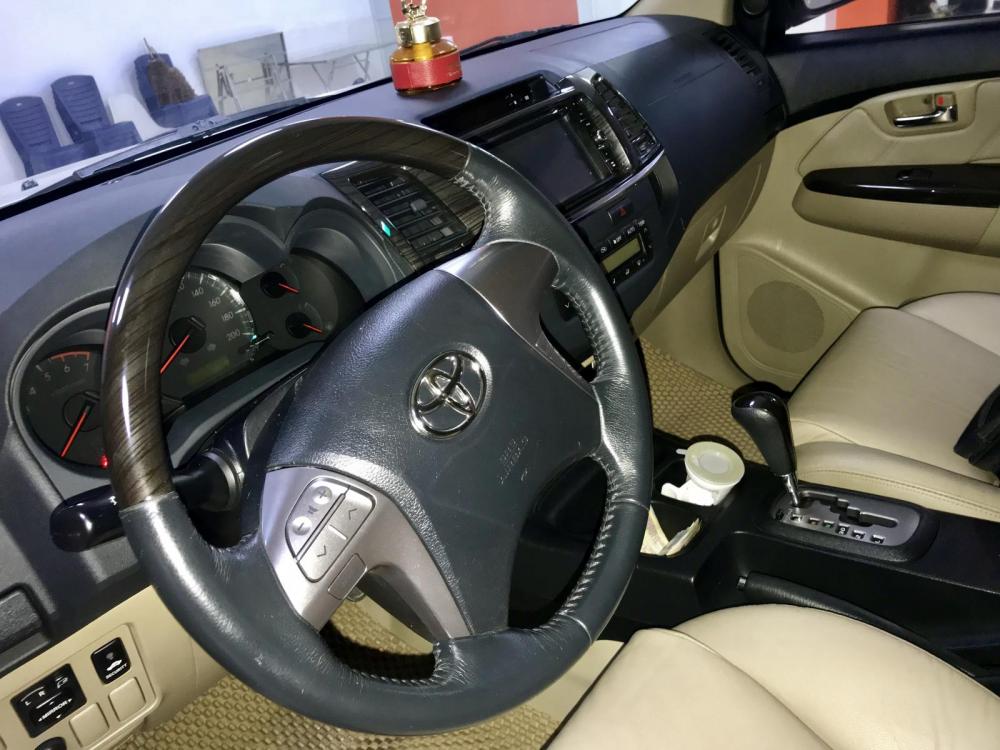 Toyota Fortuner 2.7V 2014 - Bán Toyota Fortuner 2.7V AT 4x2 đời 2014, màu bạc