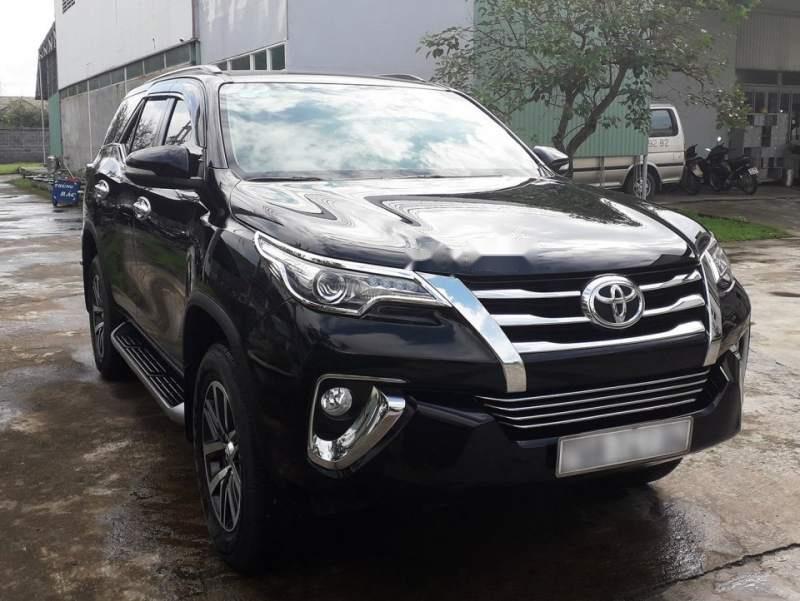 Toyota Fortuner  4x4AT 2017 - Cần bán lại xe Toyota Fortuner 4x4AT đời 2017, màu đen, xe đẹp, đầy đủ đồ chơi