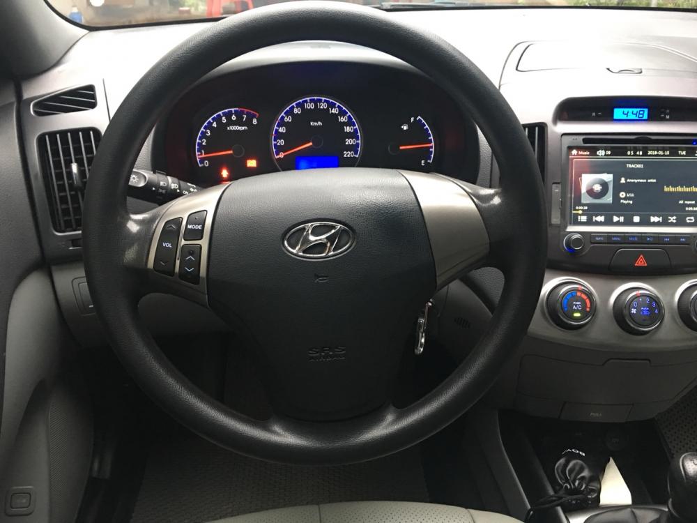 Hyundai Avante MT 2014 - Cần bán lại xe Hyundai Avante MT năm 2014, màu đen, giá chỉ 378 triệu