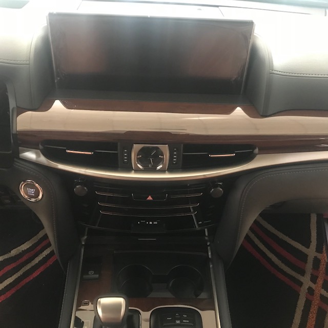 Lexus LX 570 2019 - Bán Lexus LX570 Super Sport S 2019 màu đen, nội thất nâu da bò, xe xuất Trung Đông mới 100%.