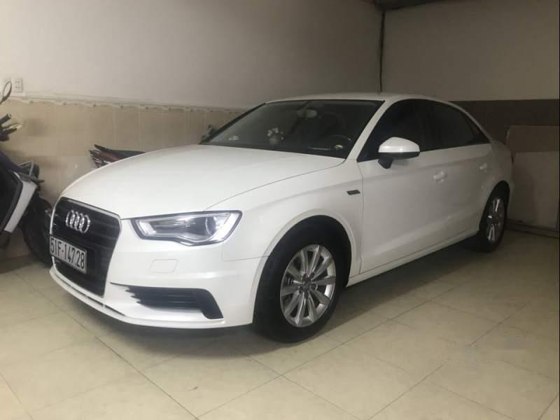 Audi A3   TSFi   2014 - Cần bán lại xe Audi A3 TSFi đời 2014, màu trắng, xe nhập còn mới, giá 950tr