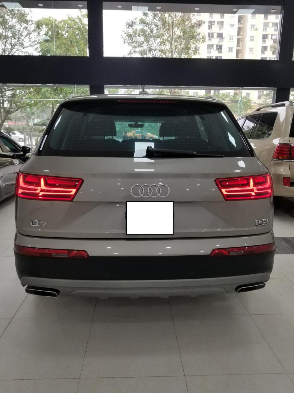 Audi Q7 3.0 2016 - Cần bán Audi Q7 3.0L, SX 2016, màu vàng, nhập khẩu nguyên chiếc