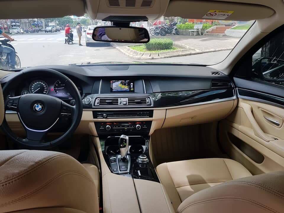 BMW 5 Series 520i 2016 - Bán ô tô BMW 5 Series 520i sản xuất 2016, 31000km, còn rất mới