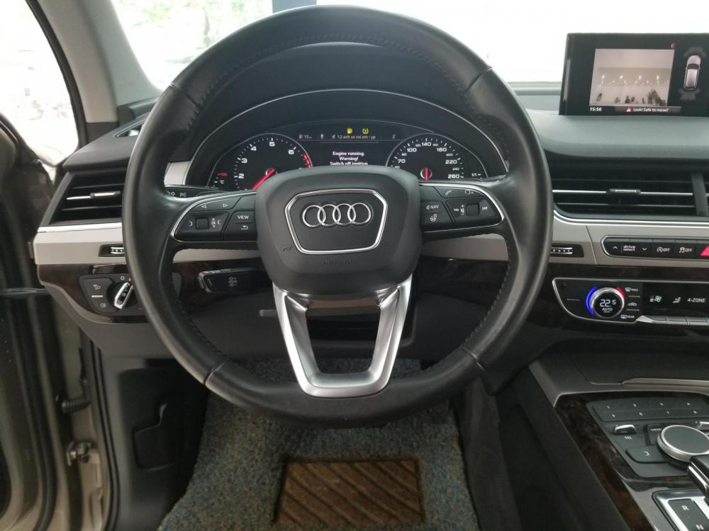 Audi Q7 3.0 2016 - Cần bán Audi Q7 3.0L, SX 2016, màu vàng, nhập khẩu nguyên chiếc