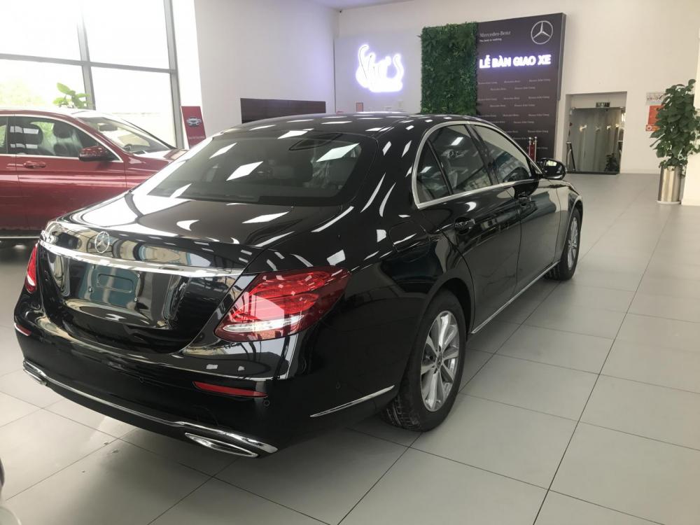 Mercedes-Benz E class E200 2018 - Bán Mercedes E200 New 2018, full màu giá tốt, ưu đãi khủng, giao ngay - LH 0965075999