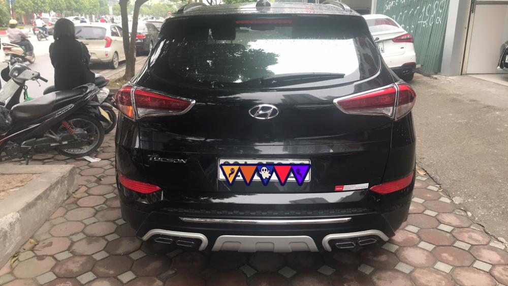 Hyundai Tucson    2017 - Cần bán gấp Hyundai Tucson 2.0 bản đặc biệt, nhập khẩu nguyên chiếc, sx 2017, odo 1,5 vạn