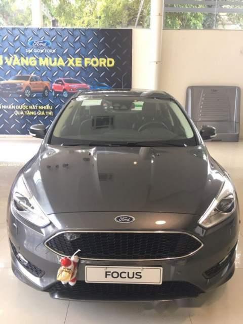 Ford Focus 2019 - Cần bán xe Ford Focus năm sản xuất 2019, màu xám, giá 565tr