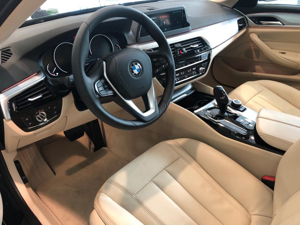 BMW 5 Series 520i 2018 - Bán BMW 520i mới tại Đà Nẵng