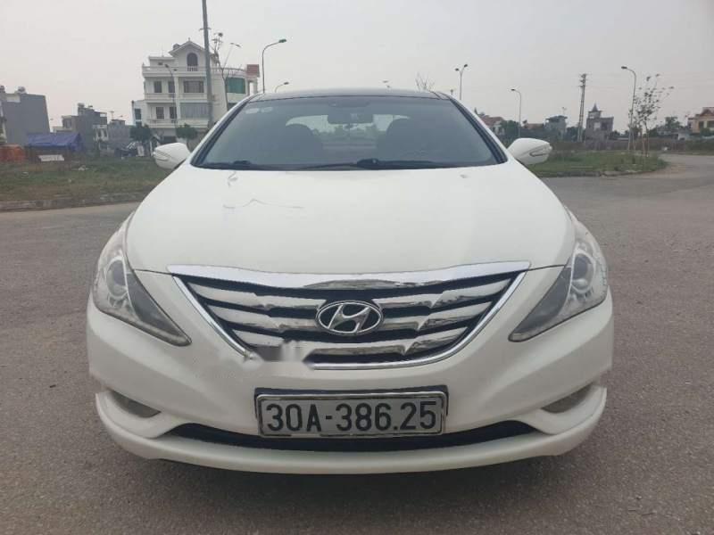 Hyundai Sonata   Y20   2010 - Cần bán lại xe Hyundai Sonata Y20 sản xuất 2010, màu trắng, xe nhập 