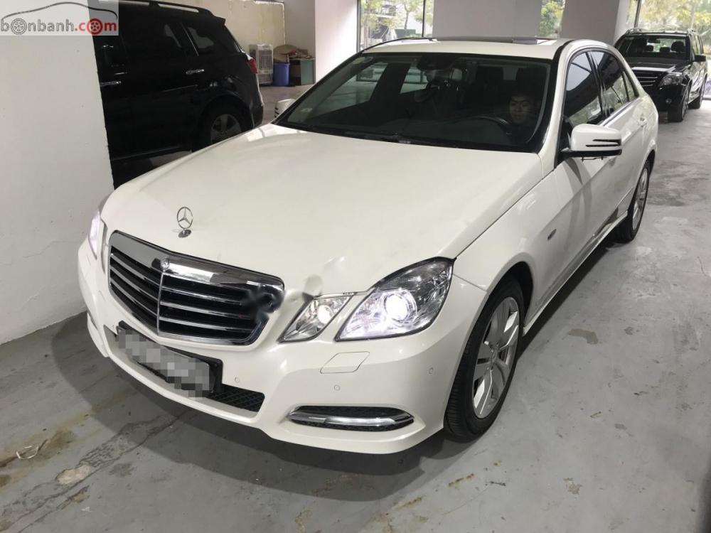 Mercedes-Benz E class E300 2011 - Bán Mercedes E300 2011, màu trắng