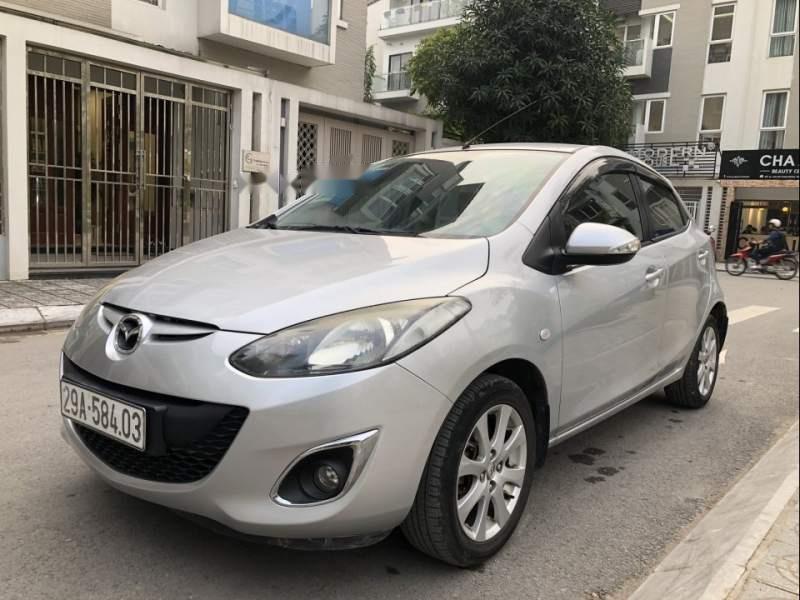 Mazda 2   2012 - Cần bán Mazda 2 2012, màu bạc xe gia đình