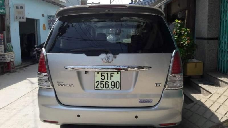 Toyota Innova     2009 - Cần bán lại xe Toyota Innova đời 2009, màu bạc, giá 400tr