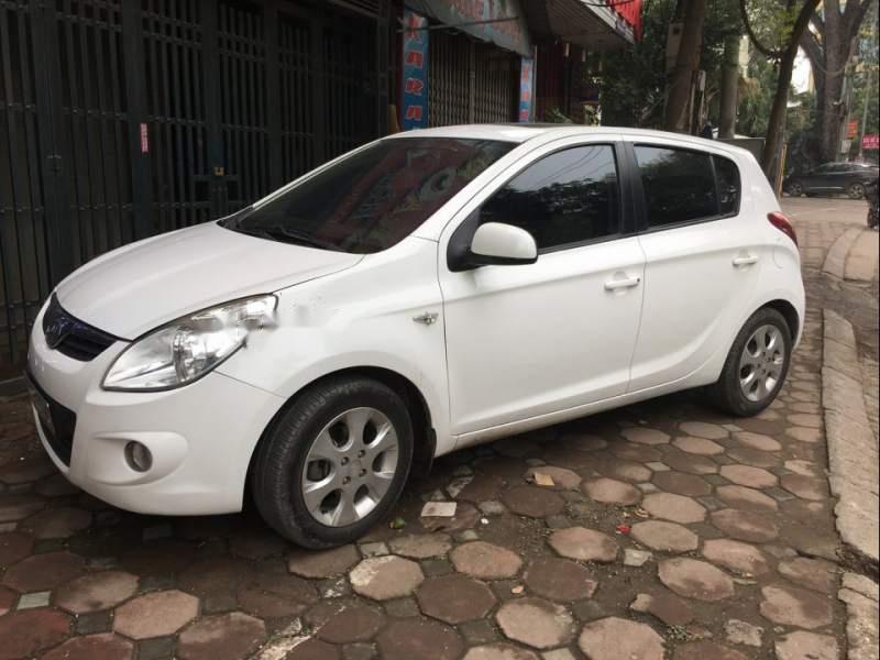 Hyundai i20   2011 - Bán xe Hyundai i20 đời 2011, màu trắng, xe nhập