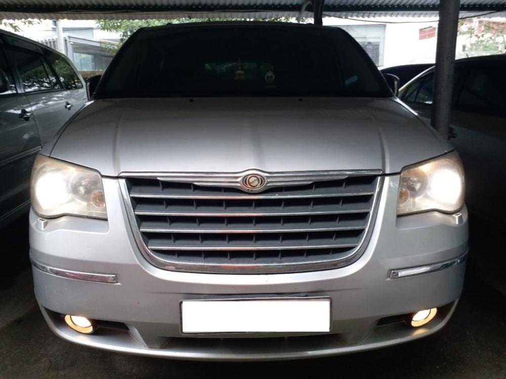 Chrysler Grand Voyager 3.8 Limited 2010 - Bán Chrysler Grand Voyager Limited 3.8 máy xăng, màu bạc, sản xuất 2010 đăng ký 2012