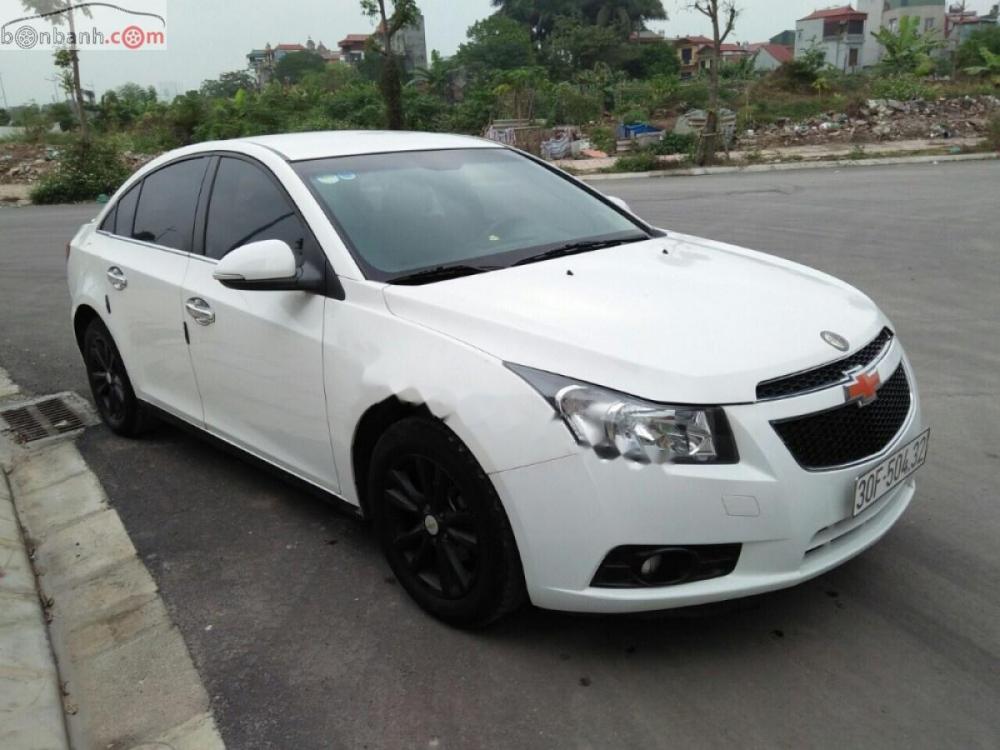 Chevrolet Cruze 2015 - Bán xe Chevrolet Cruze sản xuất 2015, màu trắng, nhập khẩu nguyên chiếc  