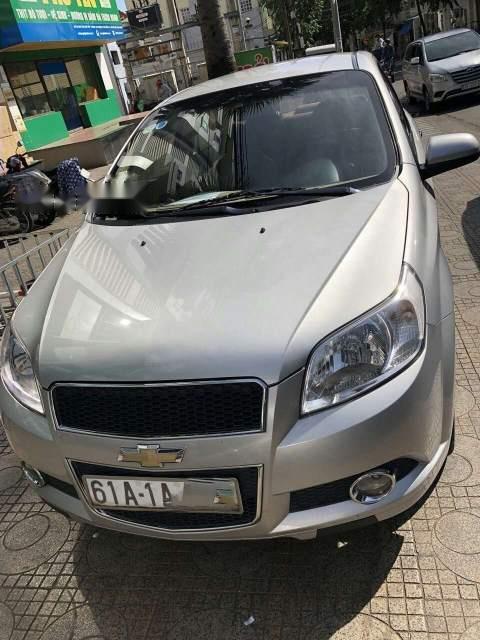 Chevrolet Aveo 2015 - Cần bán xe Chevrolet Aveo đời 2015, màu bạc