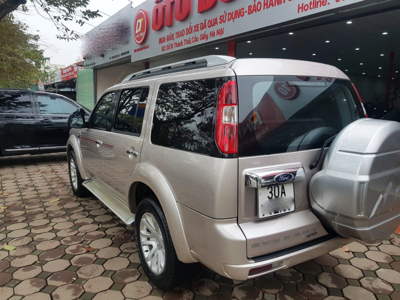 Ford Everest 2.5AT 2014 - Cần bán xe Ford Everest số tự động, máy dầu, chính chủ từ đầu