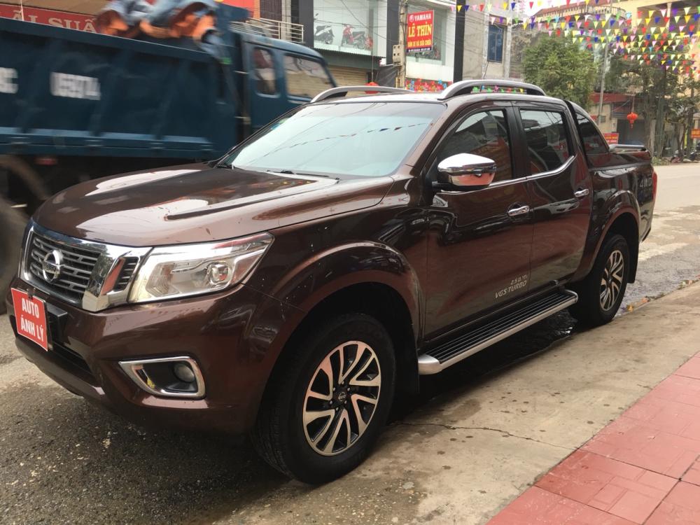 Nissan Navara NP300 2.5VL AT 4WD 2015 - Bán Nissan Navara NP300 2.5VL AT 4WD 2015, màu nâu, nhập khẩu nguyên chiếc, 645 triệu