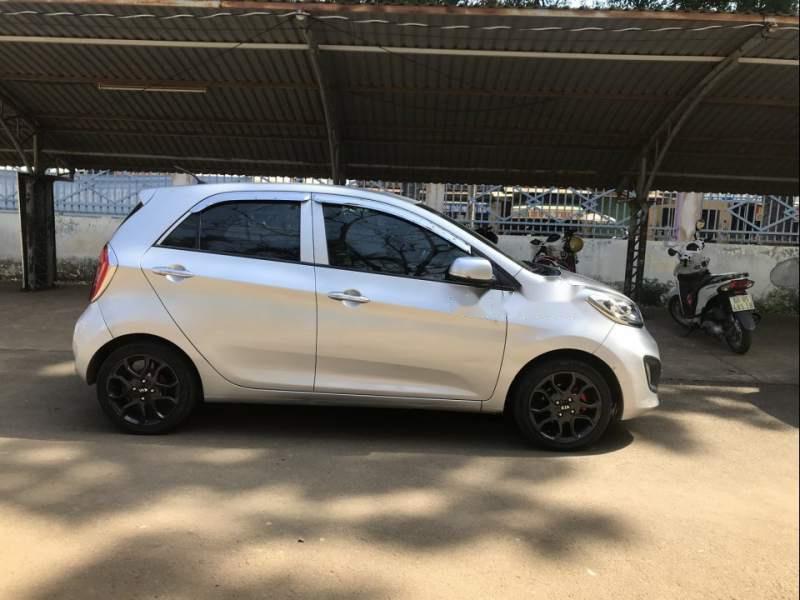 Kia Picanto 2013 - Bán Kia Picanto đời 2013, màu bạc, nhập khẩu nguyên chiếc xe gia đình, giá 265tr