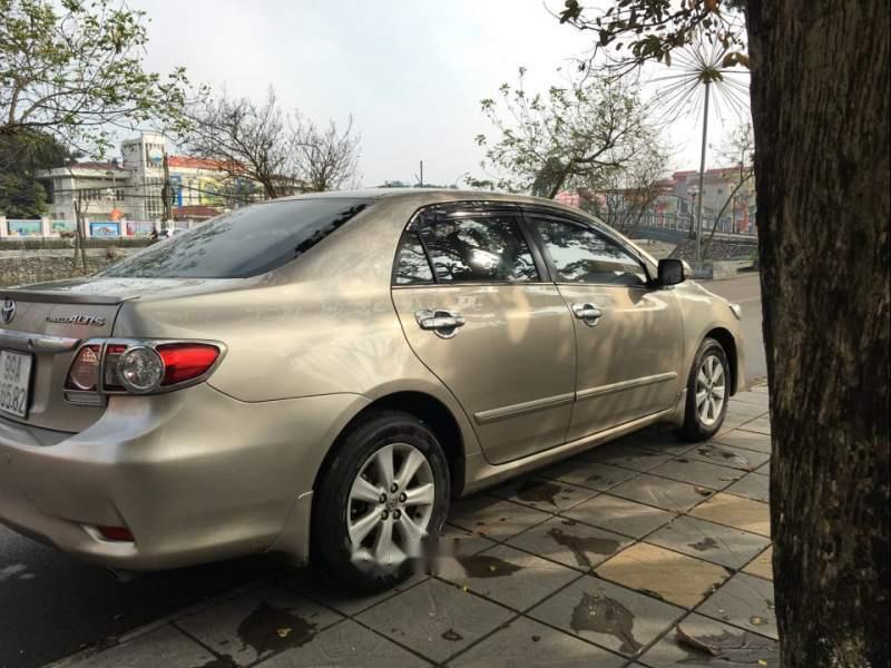 Toyota Corolla altis 2012 - Bán Toyota Corolla Altis 2012 còn mới, giá 550tr