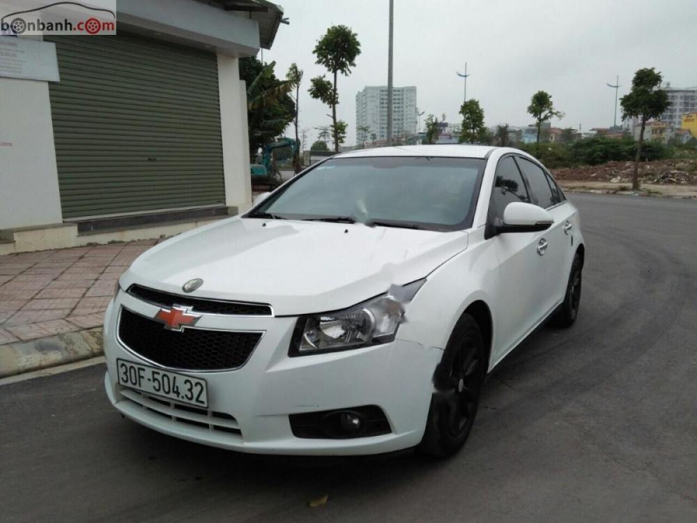 Chevrolet Cruze 2015 - Bán xe Chevrolet Cruze sản xuất 2015, màu trắng, nhập khẩu nguyên chiếc  