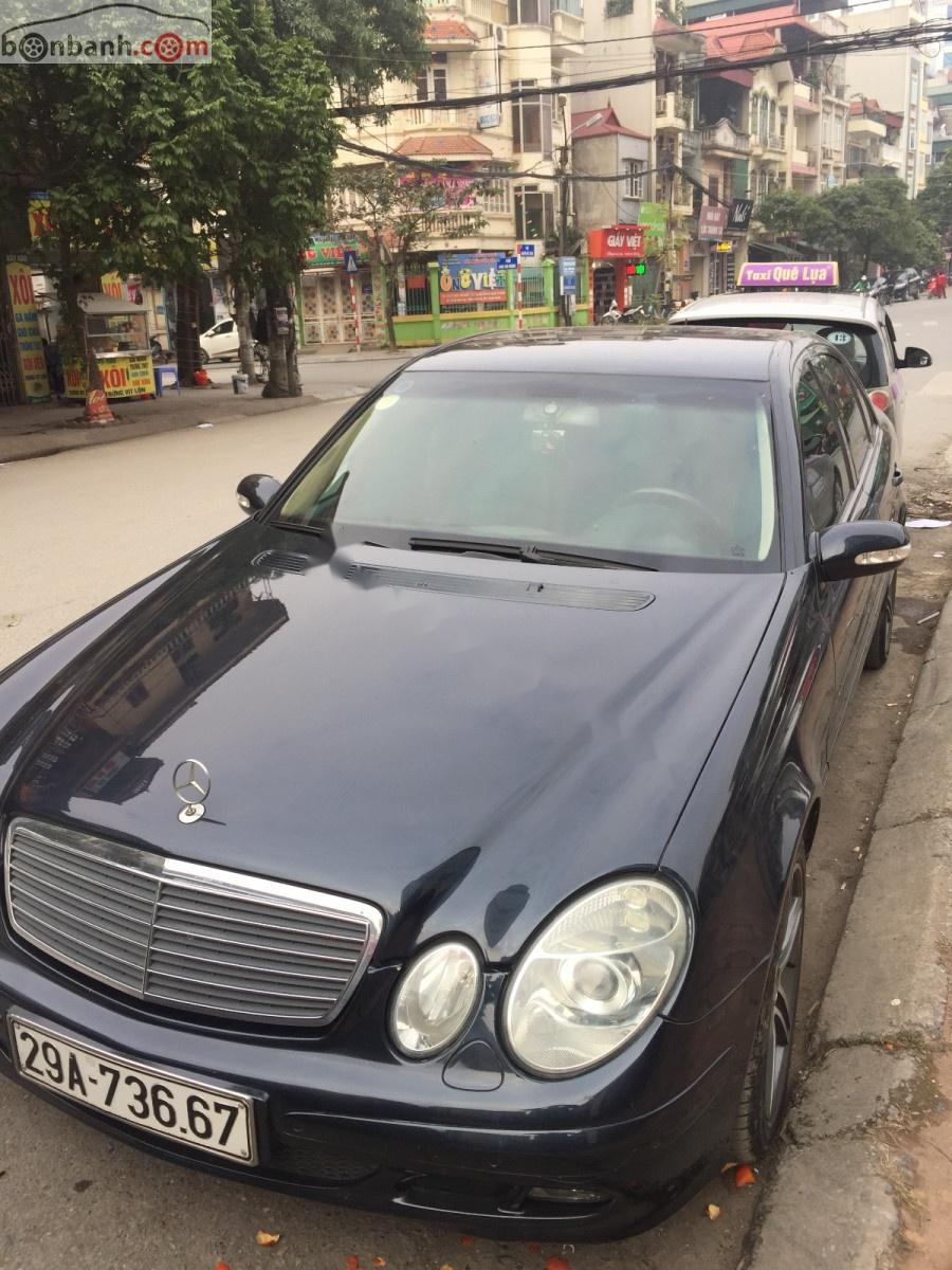 Mercedes-Benz E class E240 2004 - Bán Mercedes E240 2004, màu đen, nhập khẩu