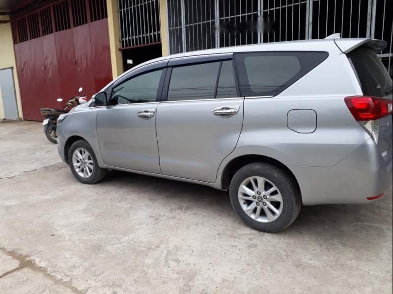 Toyota Innova 2016 - Cần bán xe Toyota Innova sản xuất 2016, màu bạc như mới giá cạnh tranh