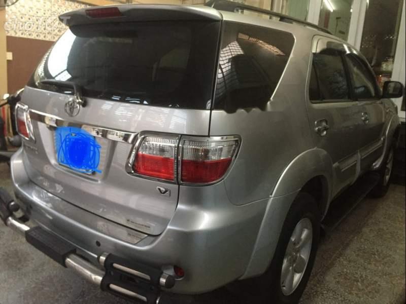 Toyota Fortuner   2010 - Cần bán xe Toyota Fortuner sản xuất 2010, màu bạc, xe gia đình