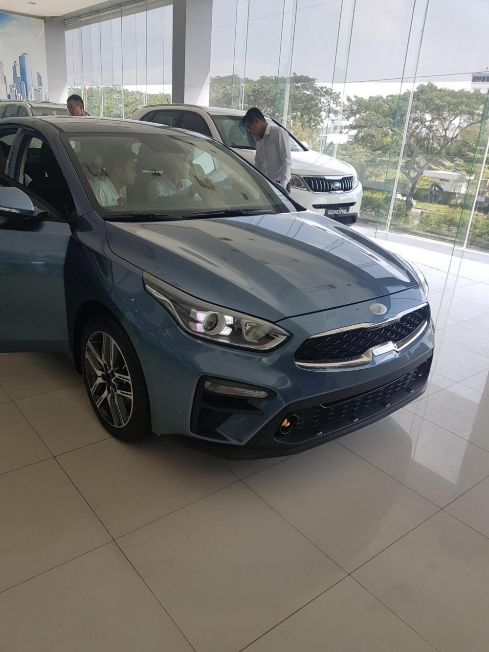 Kia Cerato AT 2019 - Bán Cerato 2019, có xe giao ngay