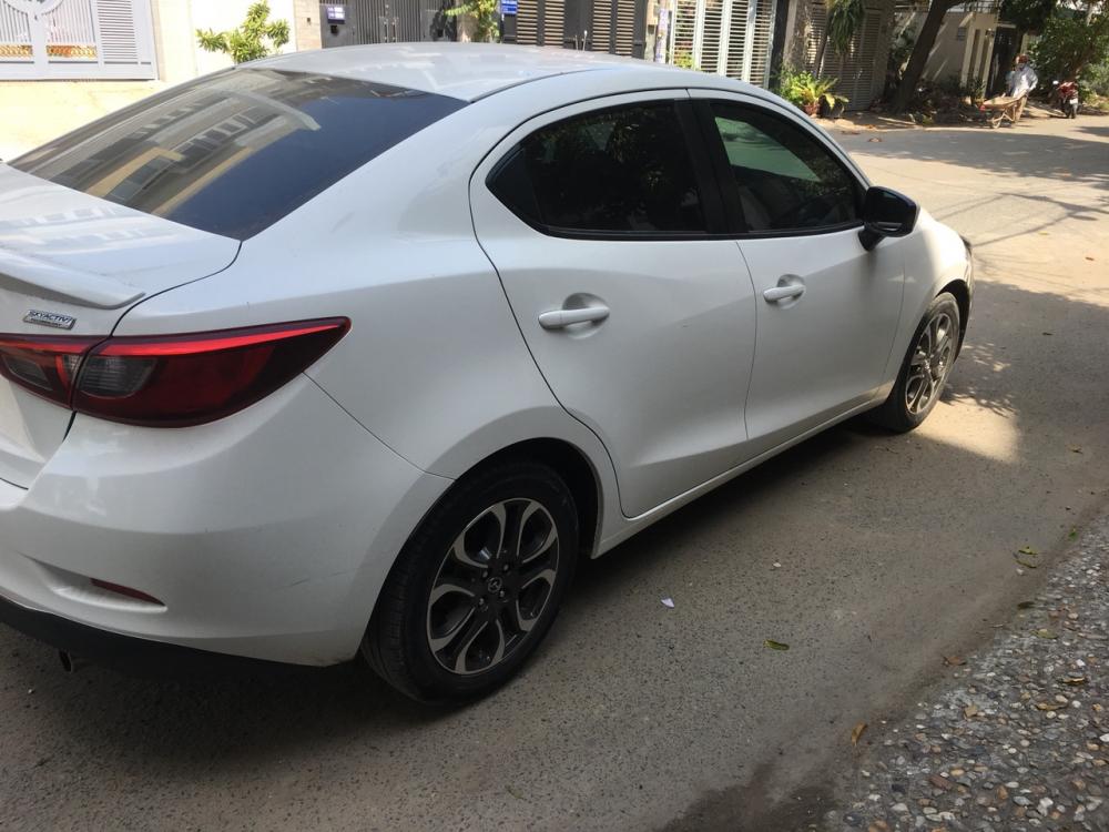 Mazda 2 2016 - Bán xe Mazda 2 đời 2016, màu trắng, giá 510tr