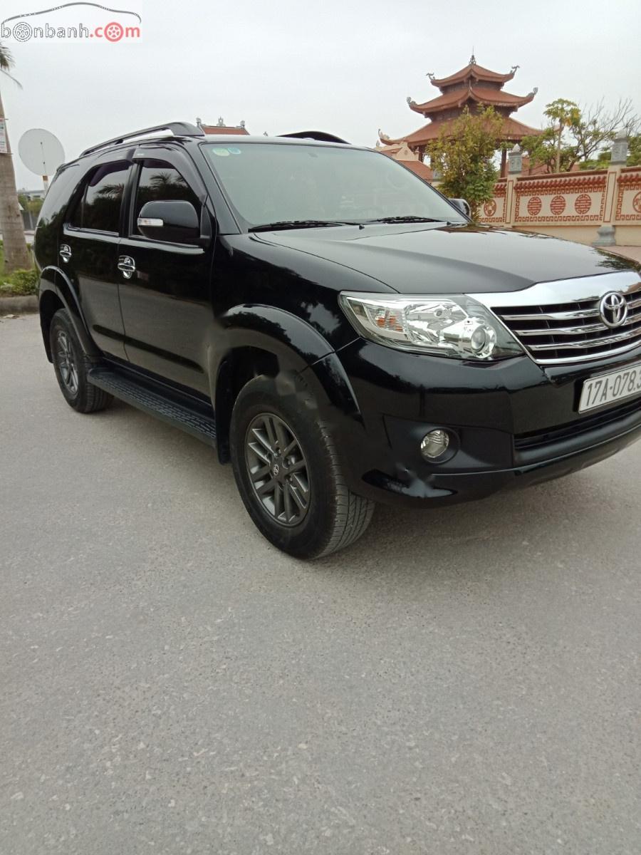 Toyota Fortuner 2015 - Xe Toyota Fortuner đời 2015, màu đen chính chủ