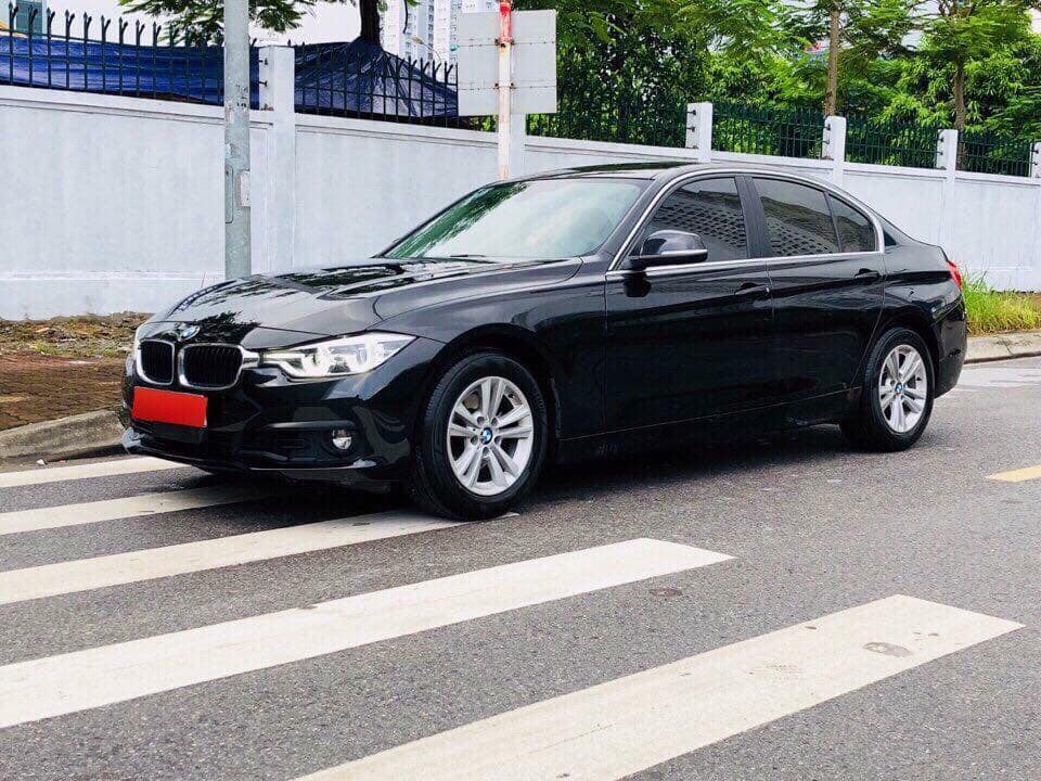 BMW 3 Series 320i 2017 - Cần bán Bmw 320i, SX 2017 ĐK 2018 màu đen