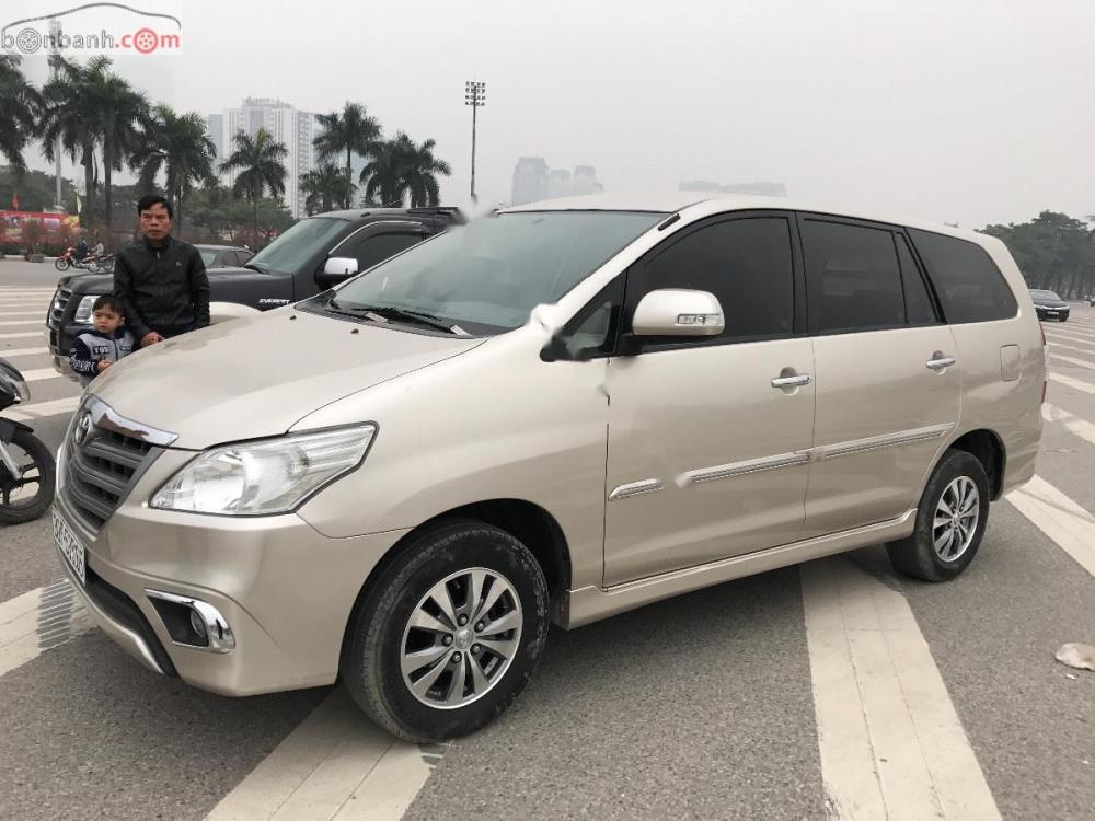 Toyota Innova E 2015 - Cần bán gấp xe cũ Toyota Innova E đời 2015