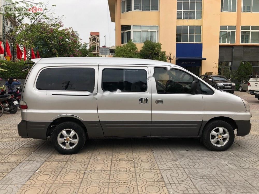 Hyundai Starex 2.5 AT 2004 - Cần bán xe Hyundai Starex 2.5 AT đời 2004, màu bạc, nhập khẩu  