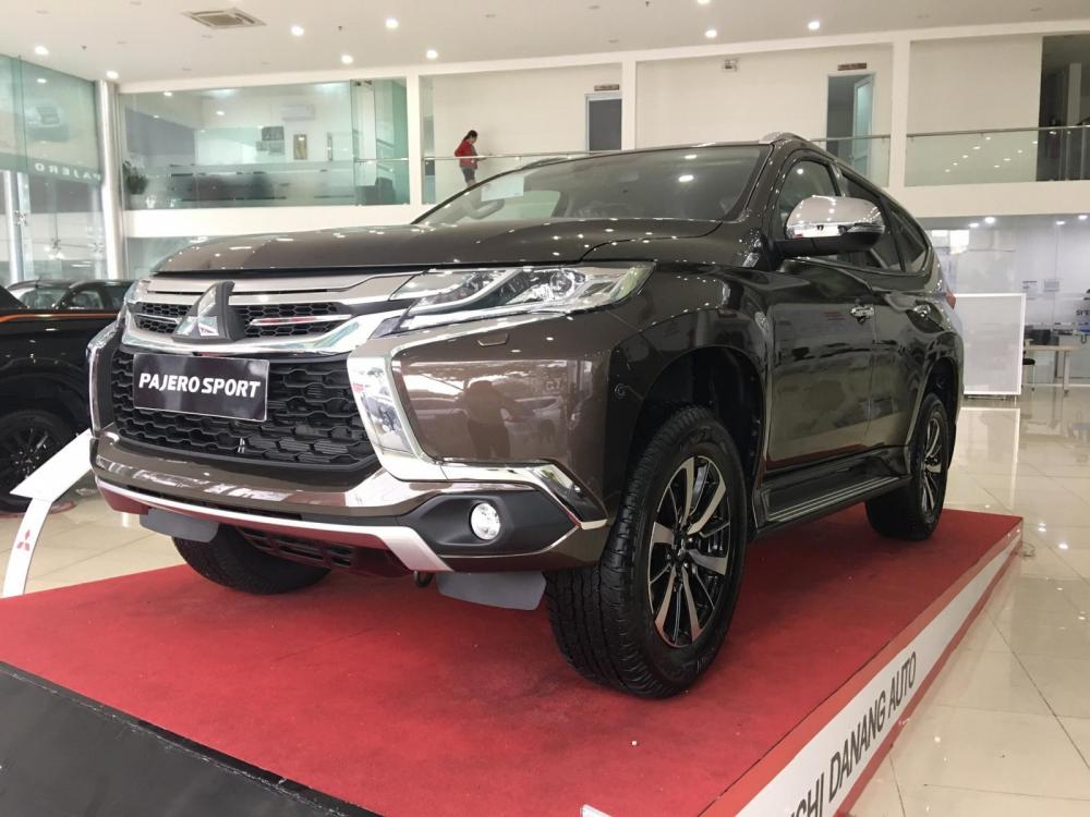 Mitsubishi Pajero Sport 4x4 GAT Premium 2018 - Bán Mitsubishi Pajero Sport 4x4 GAT Premium sản xuất 2018, màu nâu, xe nhập